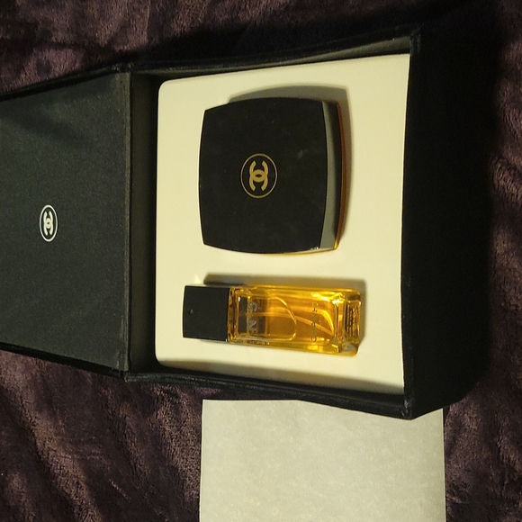 Vintage Chanel set - Picture 2 of 9